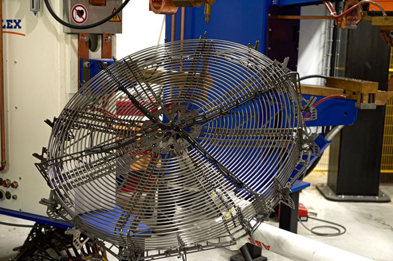 Sortiment fläktskydd i produktion