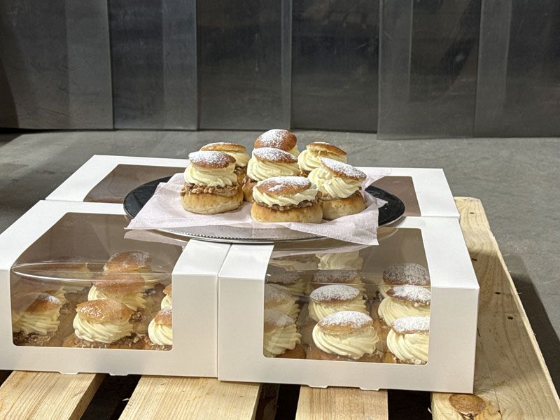 Semlor på pall i tidbecks lager